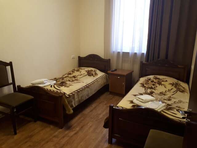 Отели типа «постель и завтрак» Hotel VIVAS Горис-19